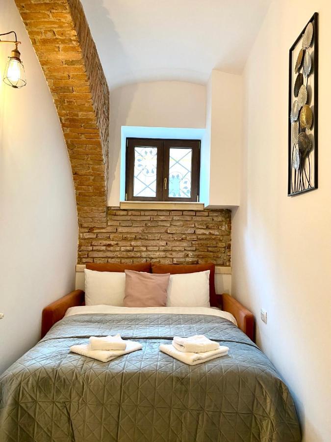 Republique Apartment *